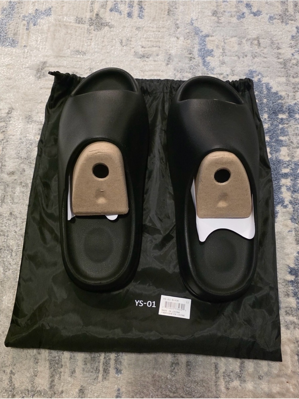 Yeezy slides men’s 13 black (new)